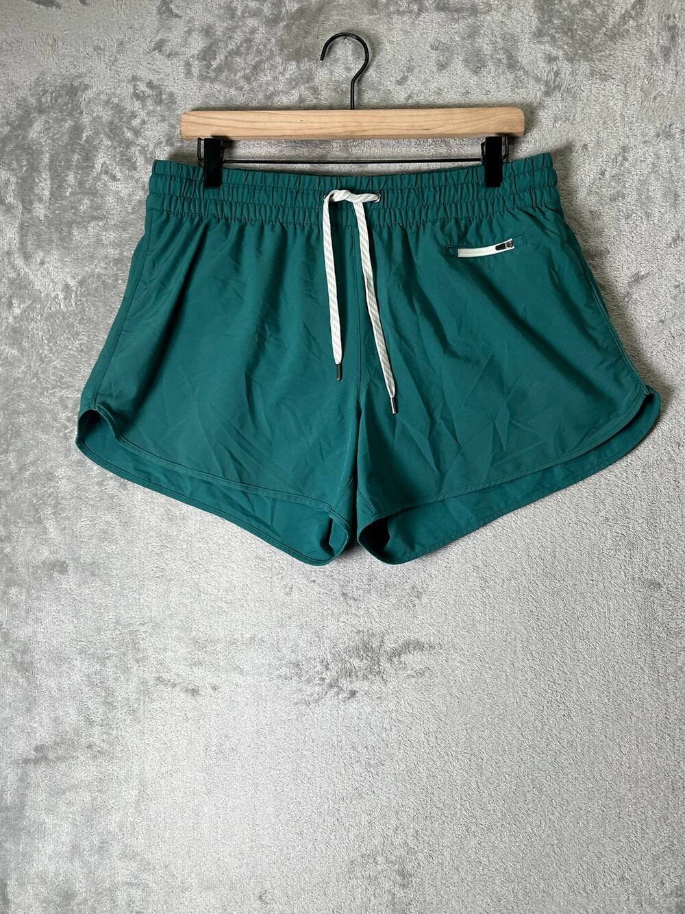 Vuori Clementine Short Green Athletic Running Shorts Elastic Drawstring XL
